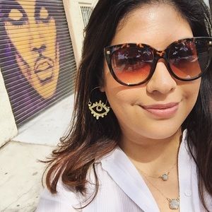 Meet your Posher, Karla